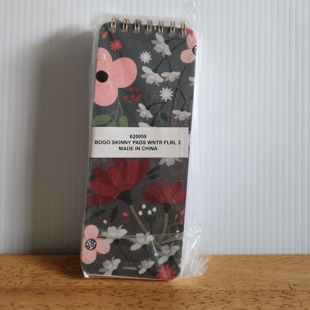 NWT Winter Floral Pattern Notepads